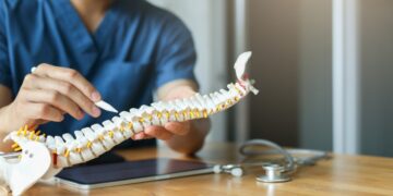 Omurga Sağlığı Neden Bu Kadar Önemli? | Manuel Terapiyle Destekleyin